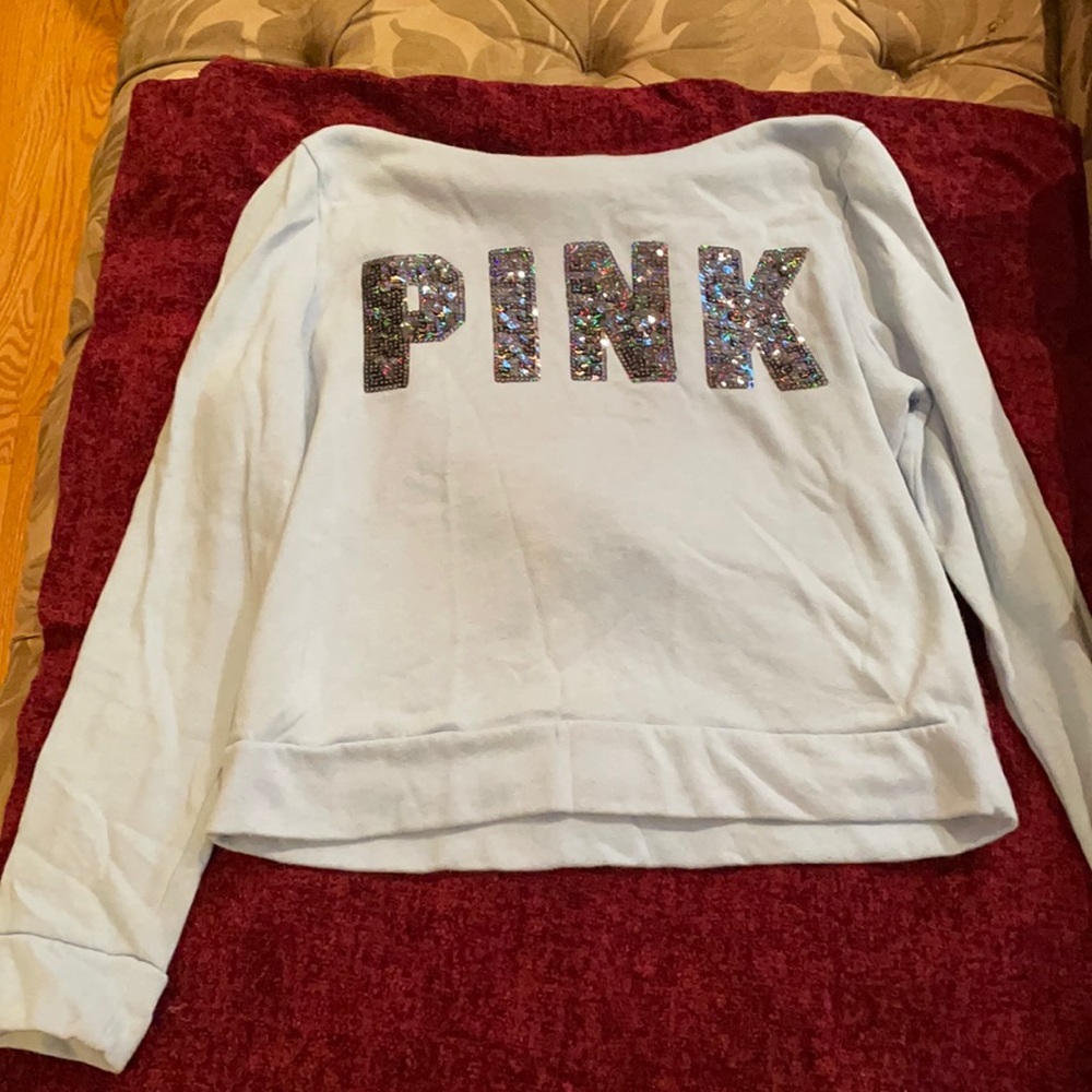 Pink sweatshirt light blue with sparkles